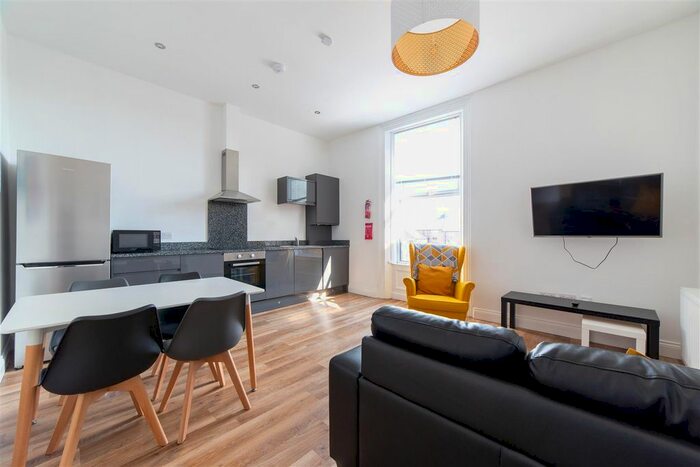 2 Bedroom Flat To Rent In Osborne Terrace, Sandyford, Newcastle Upon Tyne, NE2