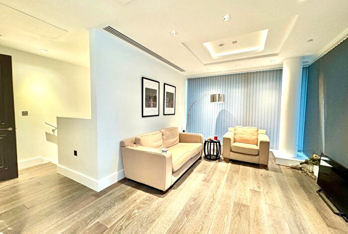 1 Bedroom Flat To Rent In Lord Kensington House, Kensington, W14
