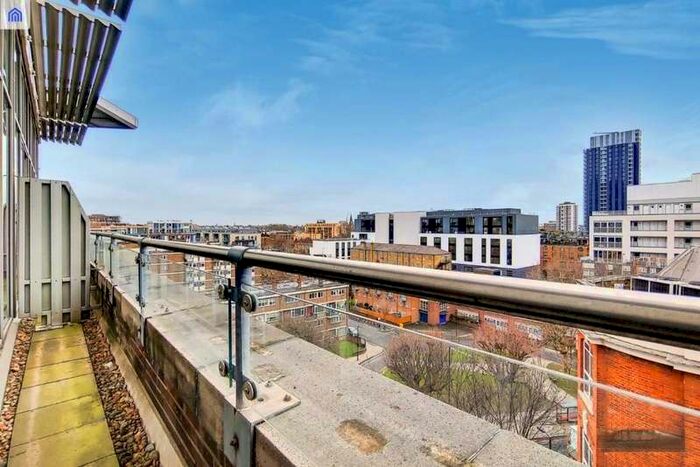 2 Bedroom Property To Rent In City Road, Islington, London EC1V