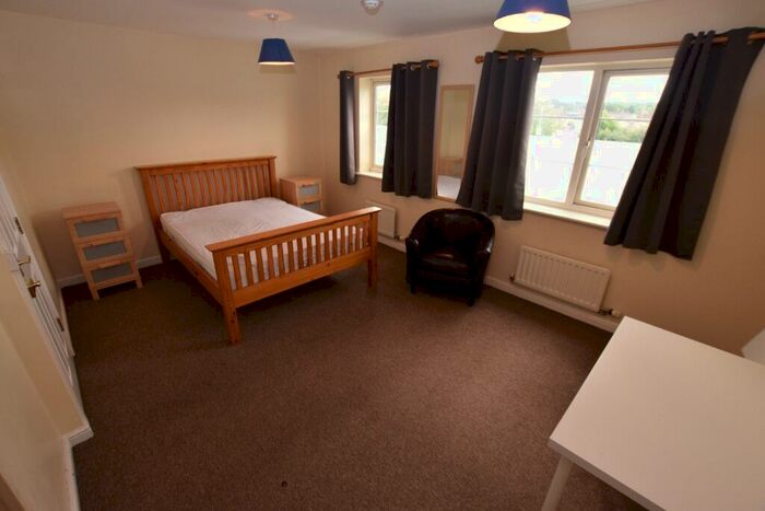 6 Bedroom Semi Detached House To Rent In West Cotton Close, Far Cotton, Northampton, NN4