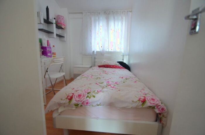 3 Bedroom Flat To Rent In Briset Way, London, N7