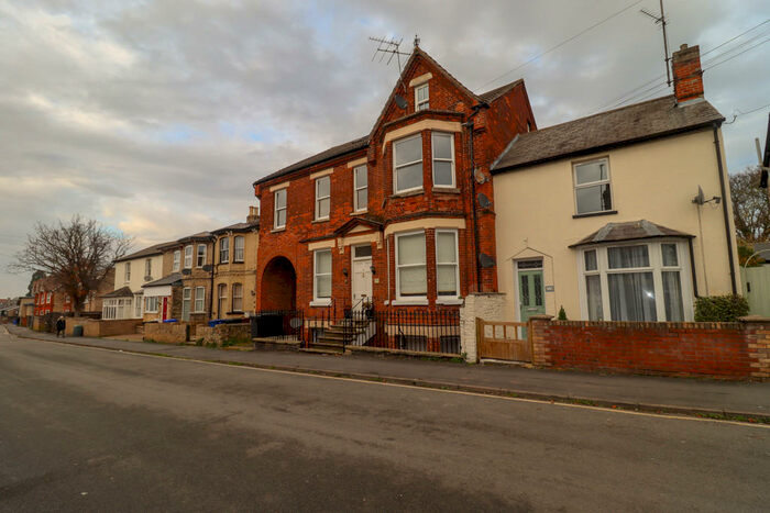 2 Bedroom Flat To Rent In Park Lane, Newmarket, CB8