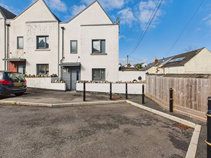 3 Bedroom Property For Sale In Woolf Place, Pool, Redruth, TR15