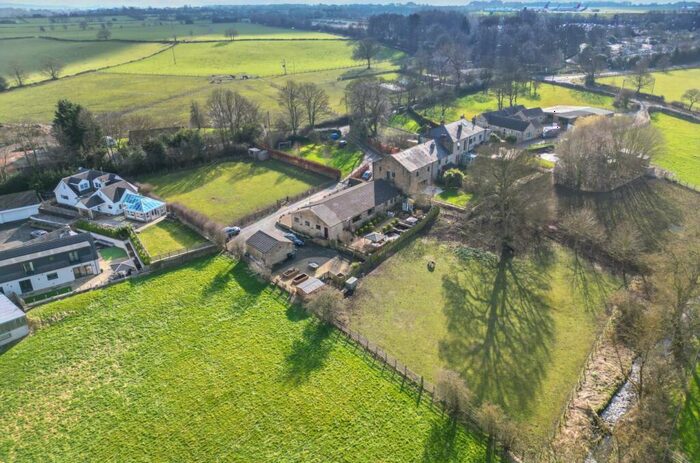 4 Bedroom Bungalow For Sale In Dean Head, Scotland Lane, Horsforth, Leeds, LS18