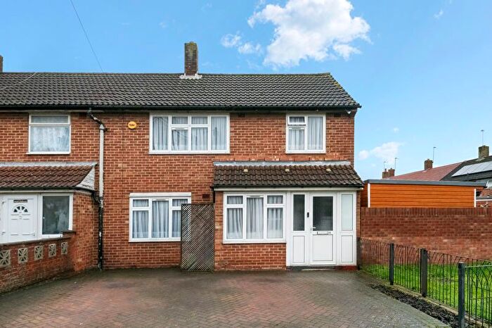 3 Bedroom End Terrace House For Sale In Lynne Way, Northolt, UB5