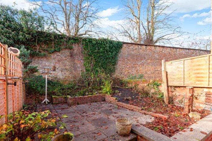 2 Bedroom Cottage To Rent In New Street, Deddington, Banbury, OX15