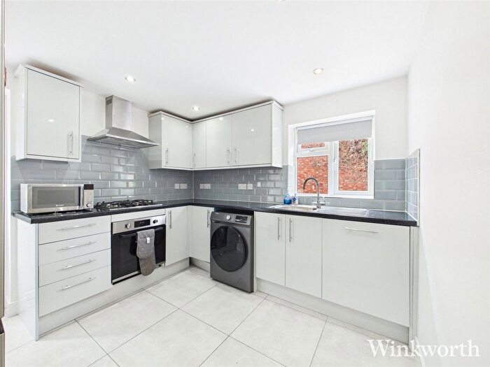2 Bedroom Flat To Rent In Coldershaw Road, London, W13