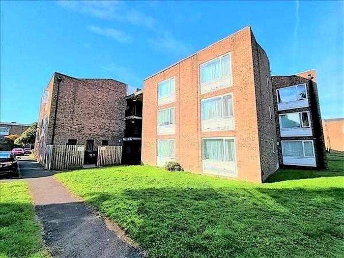 Studio To Rent In Bristol Close, Stanwell, Staines, TW19