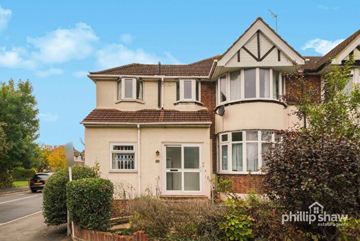 4 Bedroom End Of Terrace House For Sale In Kenton Lane, Harrow, HA3