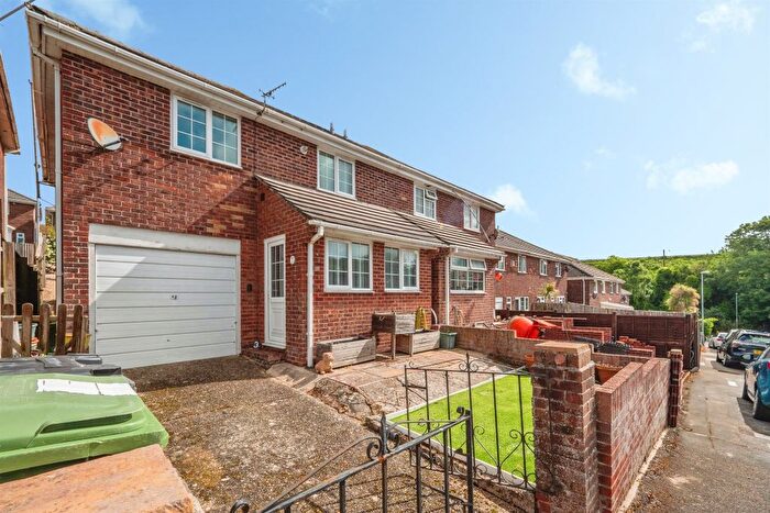 3 Bedroom Semi-Detached House For Sale In Windsor Road, Weymouth, DT3
