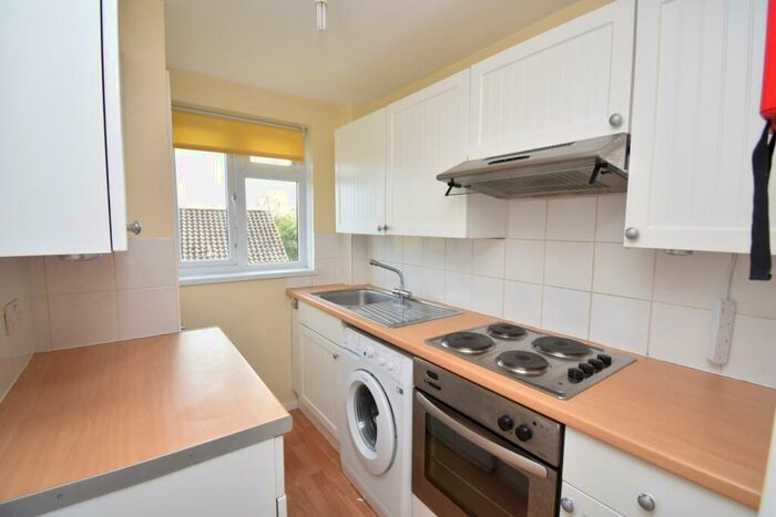 1 Bedroom Flat To Rent In Crayford High Street Crayford, DA1