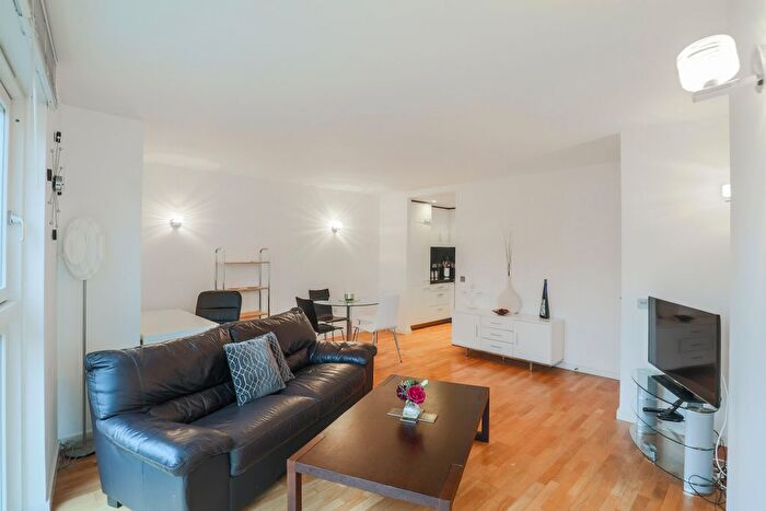 1 Bedroom Flat For Sale In Fairmont Avenue, London, E14