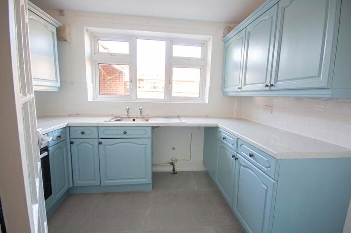 2 Bedroom Detached Bungalow To Rent In Parkfields Drive, Derby, Derbyshire, DE22