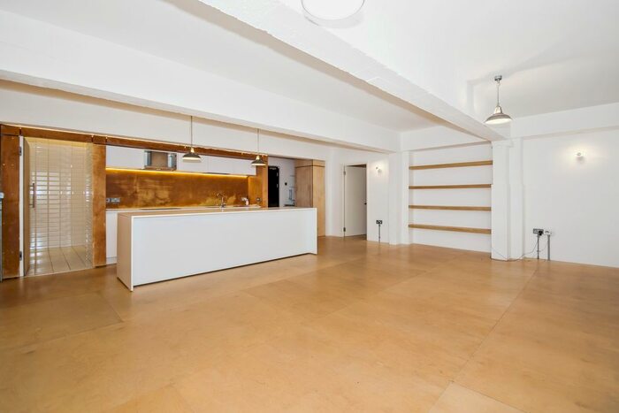 2 Bedroom Flat To Rent In Derbyshire Street, London, E2