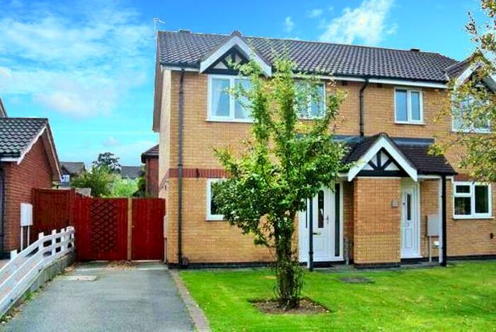 3 Bedroom Semi-Detached House To Rent In Sunningdale, Grantham, Lincolnshire, NG31