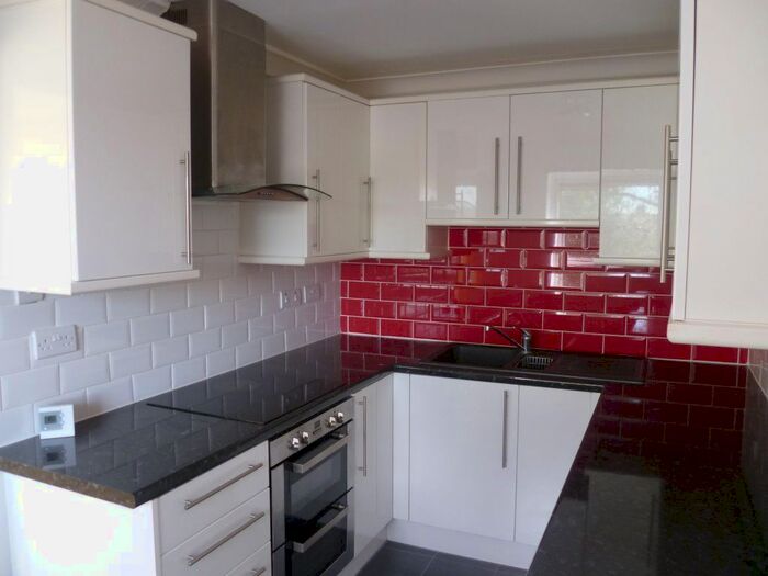 2 Bedroom Flat To Rent In Rutland Place, The Rutts, Bushey Heath, Bushey, WD23