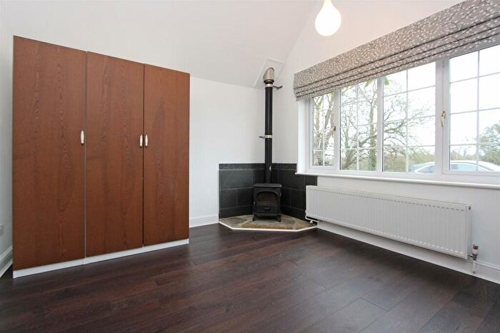 4 Bedroom House To Rent In Tilley Lane, Headley, Epsom, KT18