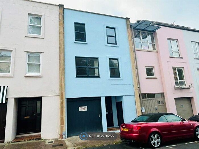 4 Bedroom Terraced House To Rent In Princess Victoria Street, Bristol, BS8