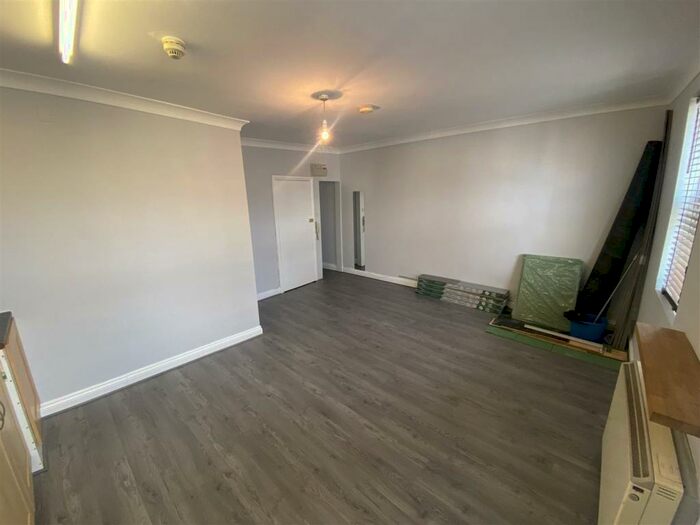 Studio To Rent In Chatsworth Rd, Hackney, E5 - Photo 3