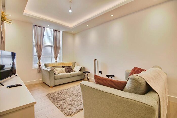 1 Bedroom Apartment For Sale In Stonehills, Welwyn Garden City, AL8