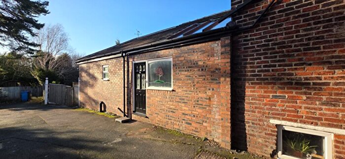 2 Bedroom Apartment To Rent In Buxton Road, SK2