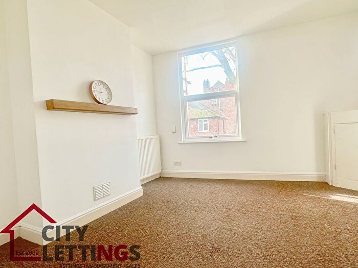 2 Bedroom Flat To Rent In Hucknall Road, Carrington, NG5