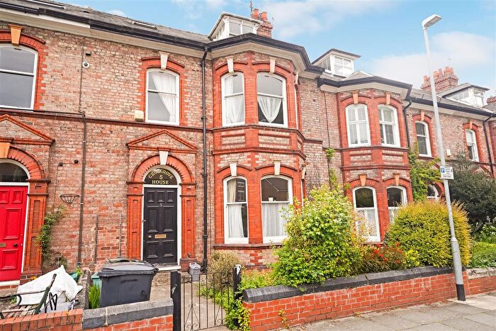 6 Bedroom Terraced House For Sale In Polam Road, Darlington, DL1