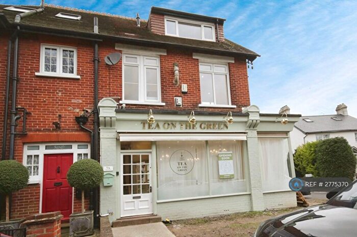 3 Bedroom Flat To Rent In Dorking Road, Tadworth, KT20