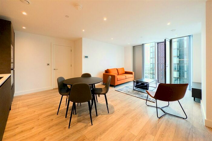 2 Bedroom Apartment To Rent In The Blade, M15