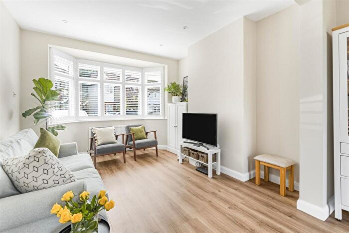 3 Bedroom Terraced House For Sale In Tennyson Avenue, Motspur Park, KT3