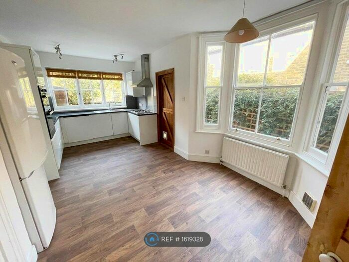 3 Bedroom Terraced House To Rent In Edge Lane Droylsden, Manchester, M43