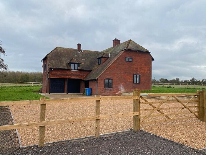 4 Bedroom Detached House To Rent In Lower Road, Teynham, Sittingbourne, Kent, ME9