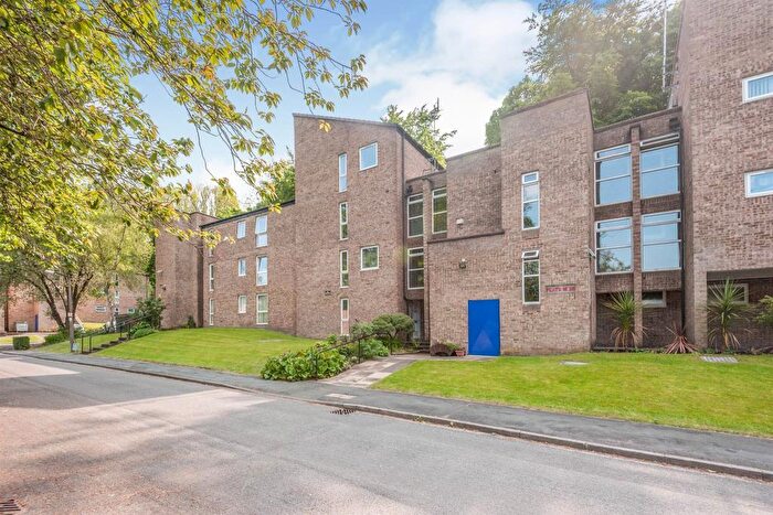 2 Bedroom Maisonette For Sale In Frizley Gardens, Bradford, BD9