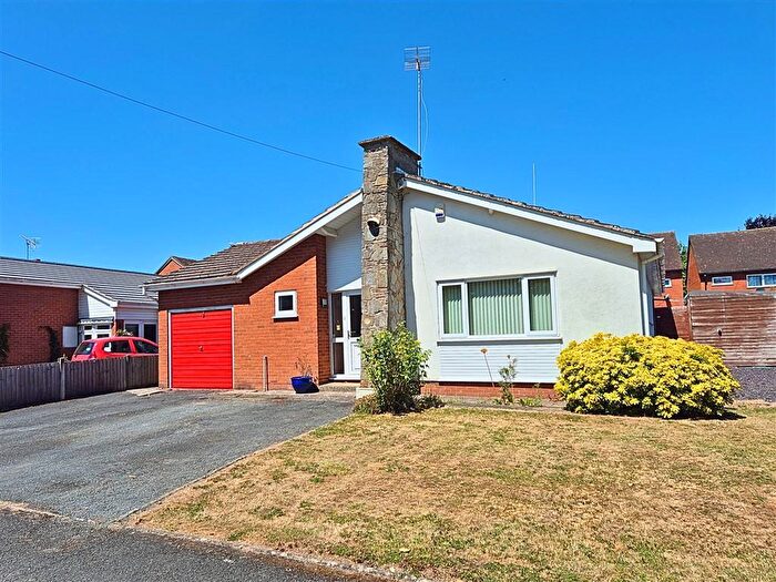 3 Bedroom Detached Bungalow For Sale In Richmond Crescent, Leominster, Herefordshire, HR6