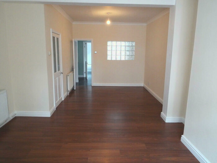 2 Bedroom End Of Terrace House To Rent In Newstead Avenue, HU5