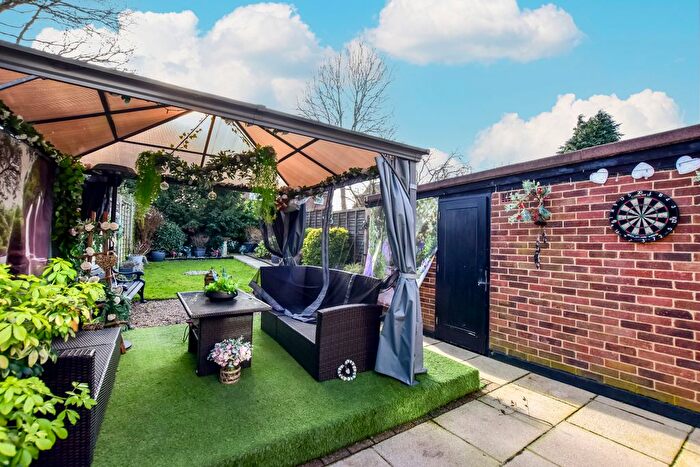 3 Bedroom Terraced House For Sale In The Gossamers, Watford, WD25