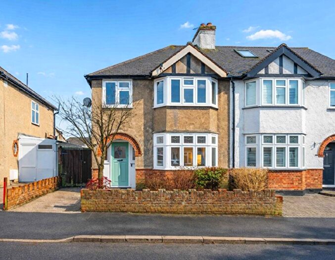 3 Bedroom Semi Detached House For Sale In Hedley Road, St. Albans, Hertfordshire, AL1