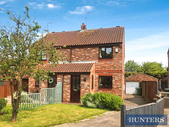 2 Bedroom Semi-Detached House For Sale In Flaen Close, Flamborough, Bridlington, YO15