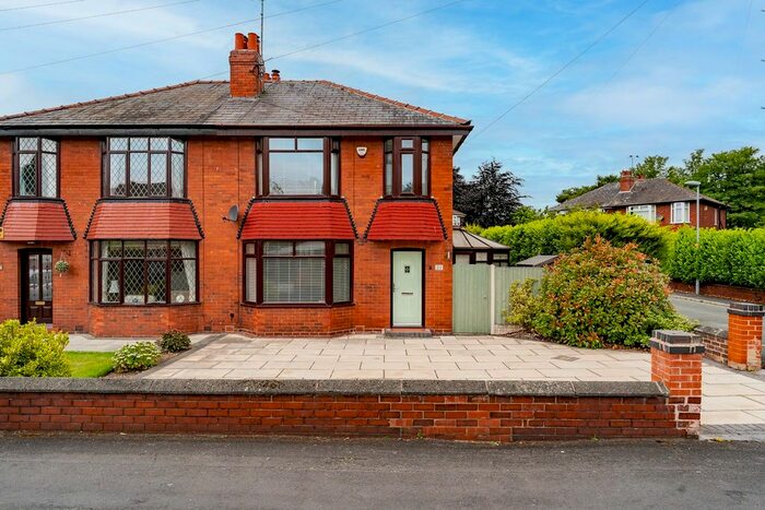3 Bedroom Semi-Detached House For Sale In Victoria Avenue, Widnes, WA8
