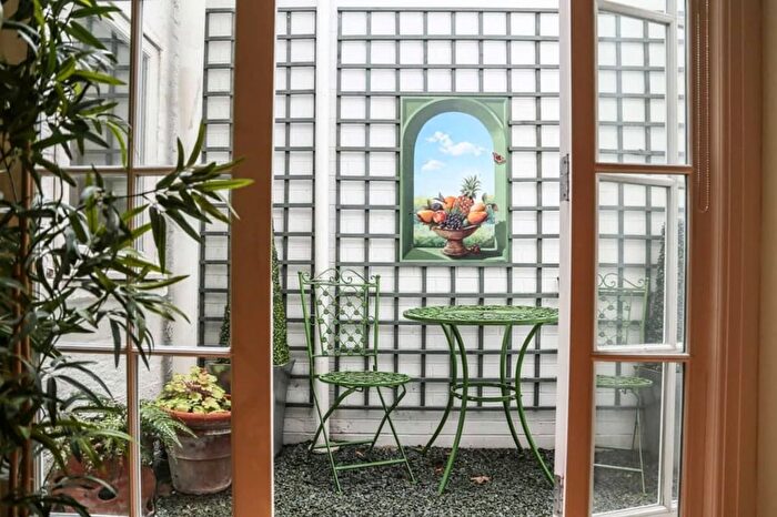 1 Bedroom Flat To Rent In A Bury Walk, London, SW3