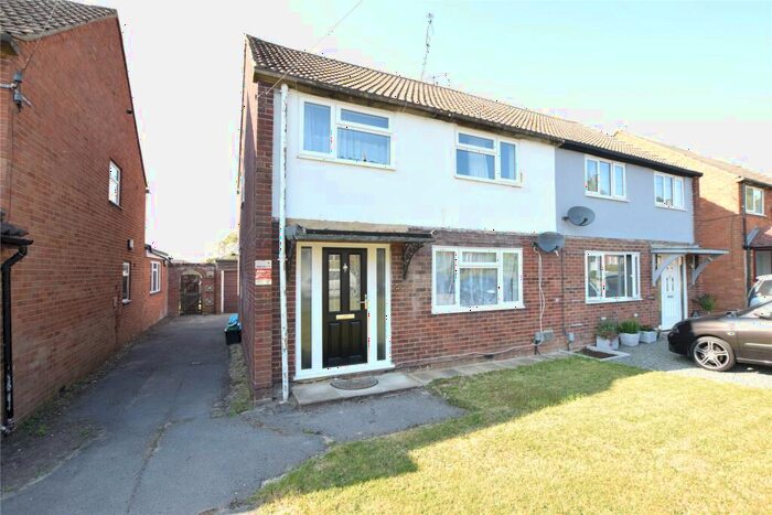 3 Bedroom Semi-Detached House To Rent In Woodside Way, Reading, Berkshire, RG2