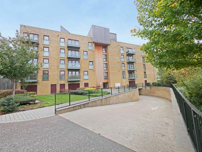 2 Bedroom Flat To Rent In Kings Mill Way, Denham, Uxbridge, UB9