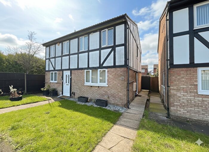 2 Bedroom Semi Detached House For Sale In Beanley Close, Luton, Bedfordshire, LU2