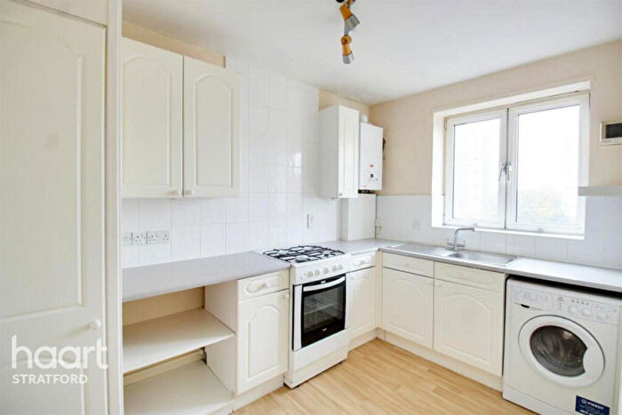 2 Bedroom Flat To Rent In Gill Street, London, E14