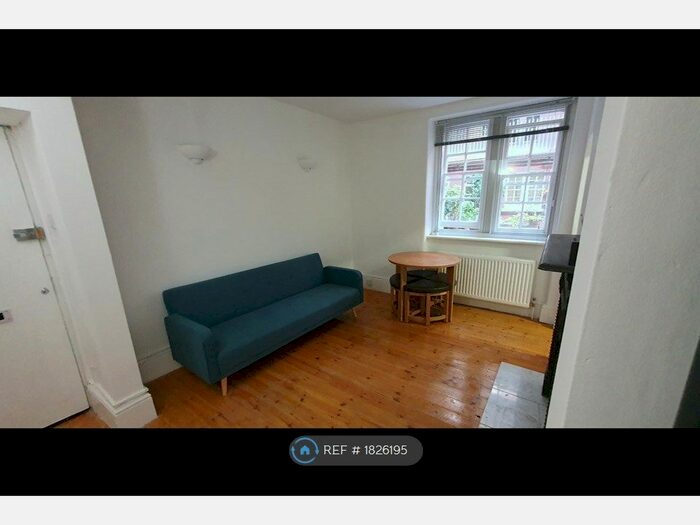 1 Bedroom Flat To Rent In Sandwich House, London, WC1H