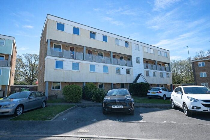 3 Bedroom Maisonette For Sale In Africa Drive, Marchwood, Southampton, SO40