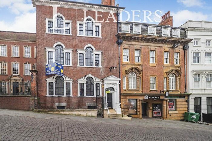 3 Bedroom Apartment To Rent In Low Pavement, NG1