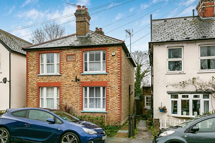 3 Bedroom Semi Detached House For Sale In Harvest Road, Englefield Green, Egham, Surrey, TW20