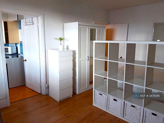 Studio To Rent In Brunswick Place, Brighton, BN3