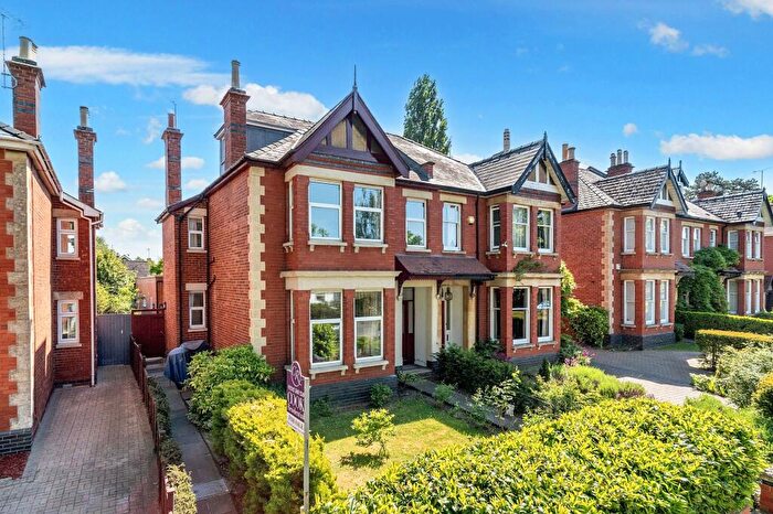 7 Bedroom Semi-Detached House For Sale In Leckhampton Road, Leckhampton, GL53